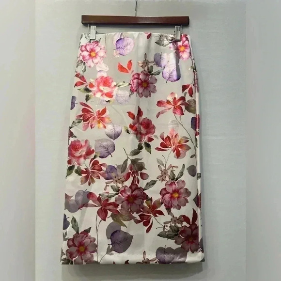 ECI Dresses & Skirts - Eci ny Floral Pencil Skirt with Back Slit - Size S​​